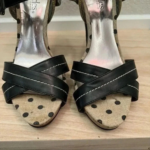 Charles Charles David Pinup Platform Pump Heels 5.5 - Picture 5 of 5